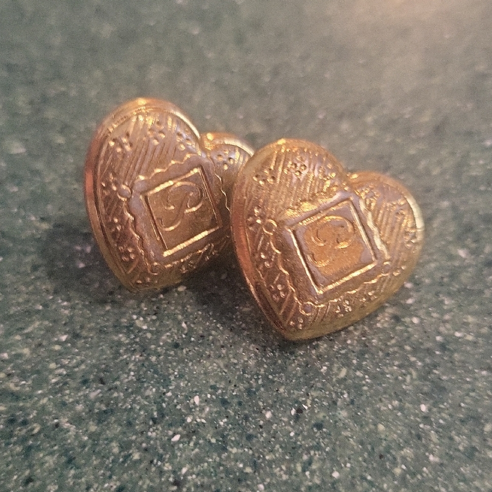 Avon Vintage Gold Plated Heart Earring "P" Initial
